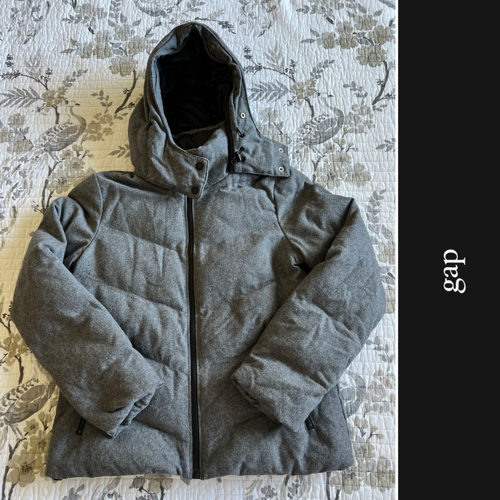 Gap Gray Puffy Hooded Jacket • M